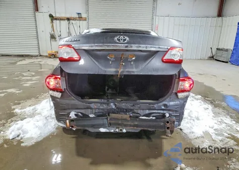 2013 Toyota Corolla Base z USA, uszkodzony, nr VIN 5YFBU4EE7DP200572